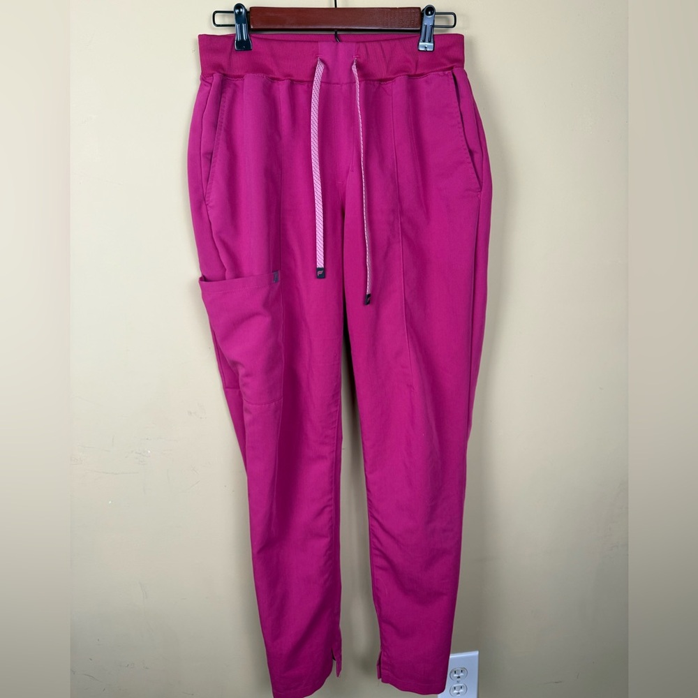 Pink Fabletics Scrub Bottoms size Medium
